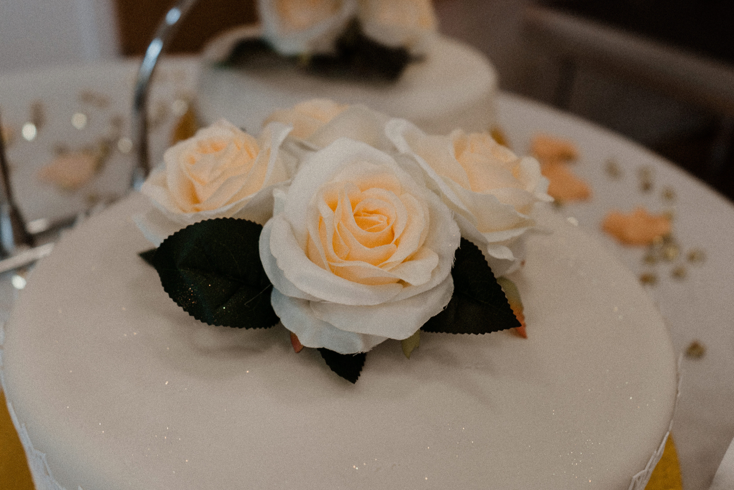 Nigerian-Wedding-Photographer-Cake-Flowers