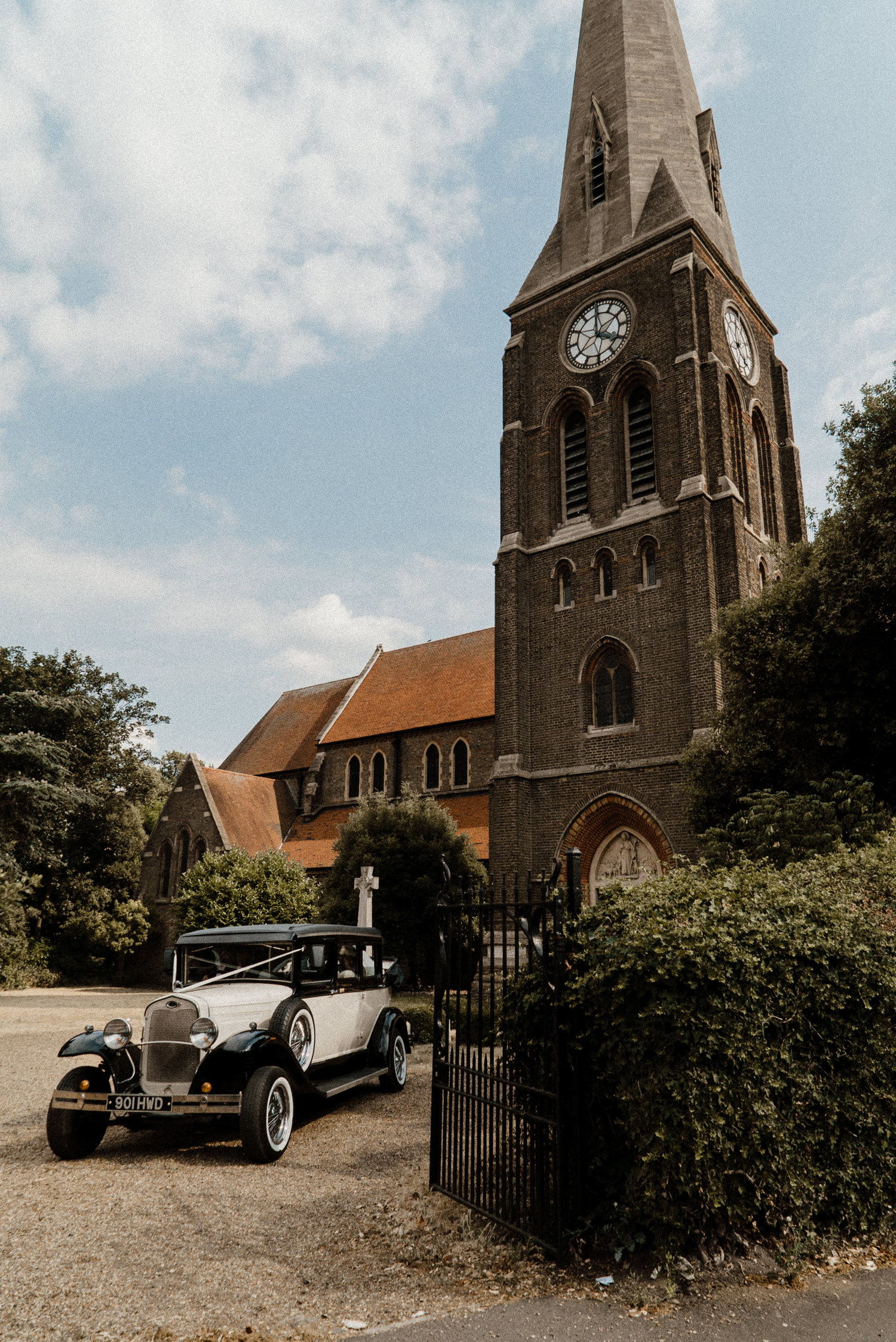 Nigerian-Wedding-Photographer-Erith-Church-Car-Ford