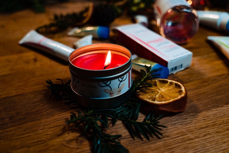 bioderma-Skincare-routine-Christmas-Candle-festive