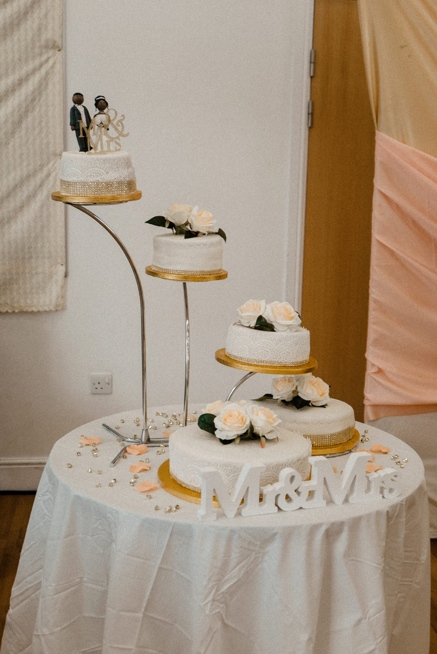 Nigerian-Wedding-Photographer-Cake
