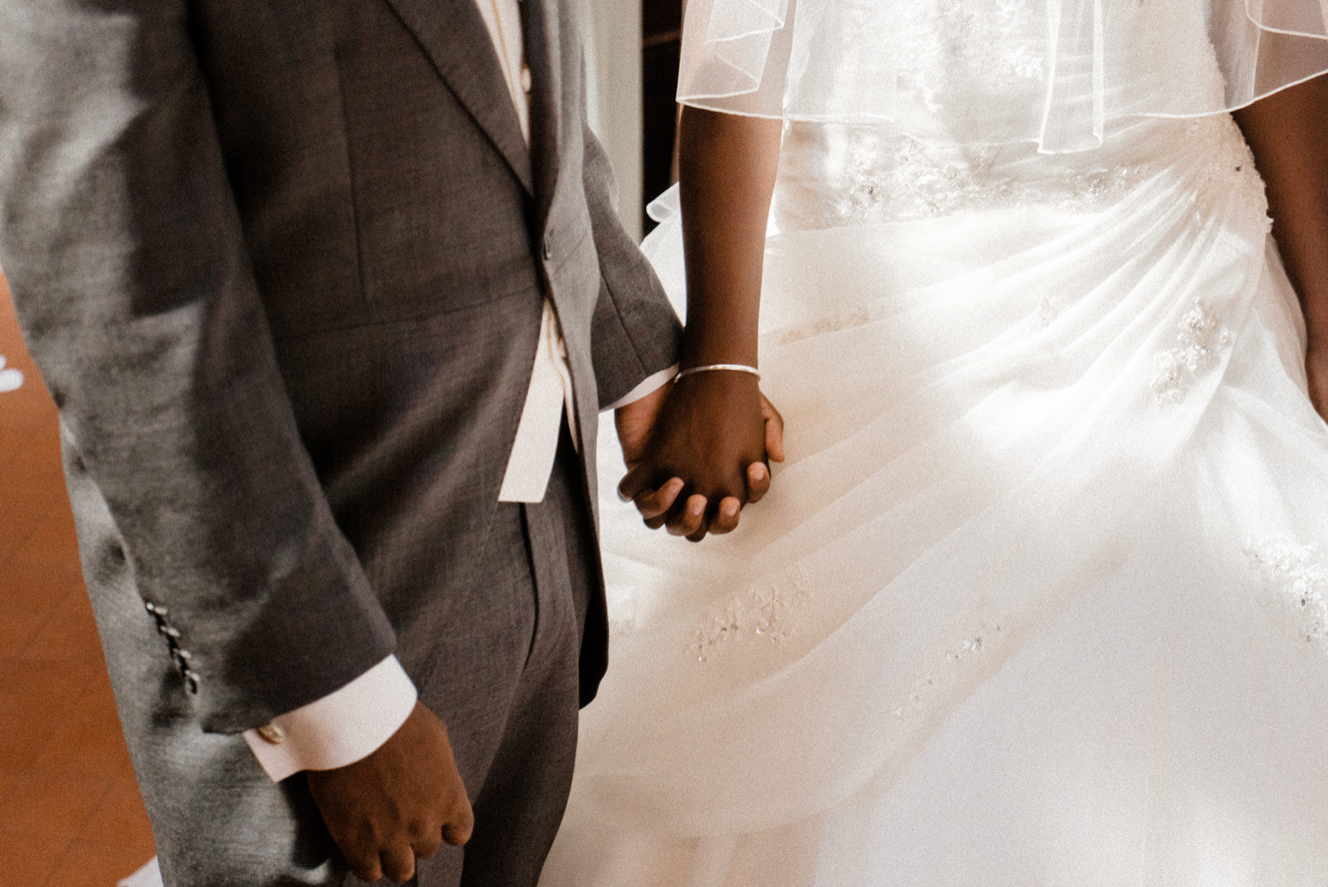 Nigerian-Wedding-Photographer-Hands-Holding
