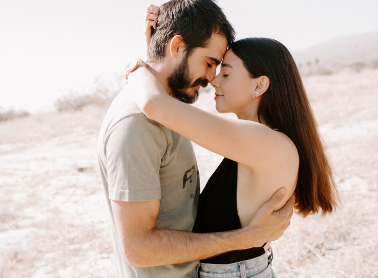 Mini session in the Palm Springs Desert - Raven and the Willow