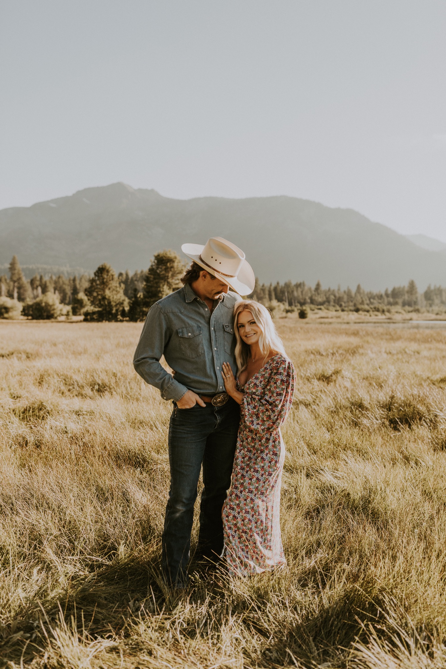 What to wear to your Engagement Photo Session - Chelsea Abril Photography