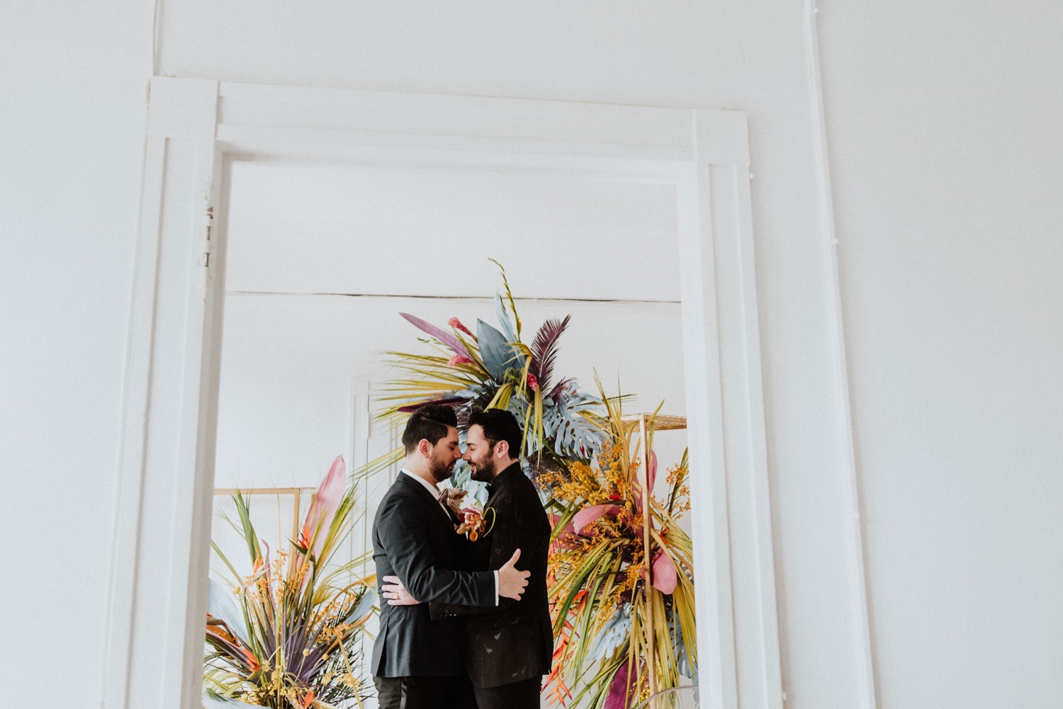 vancouver wedding photographer rich colours hanabycelsia bespoke decorstyled shoot coastalcocktails