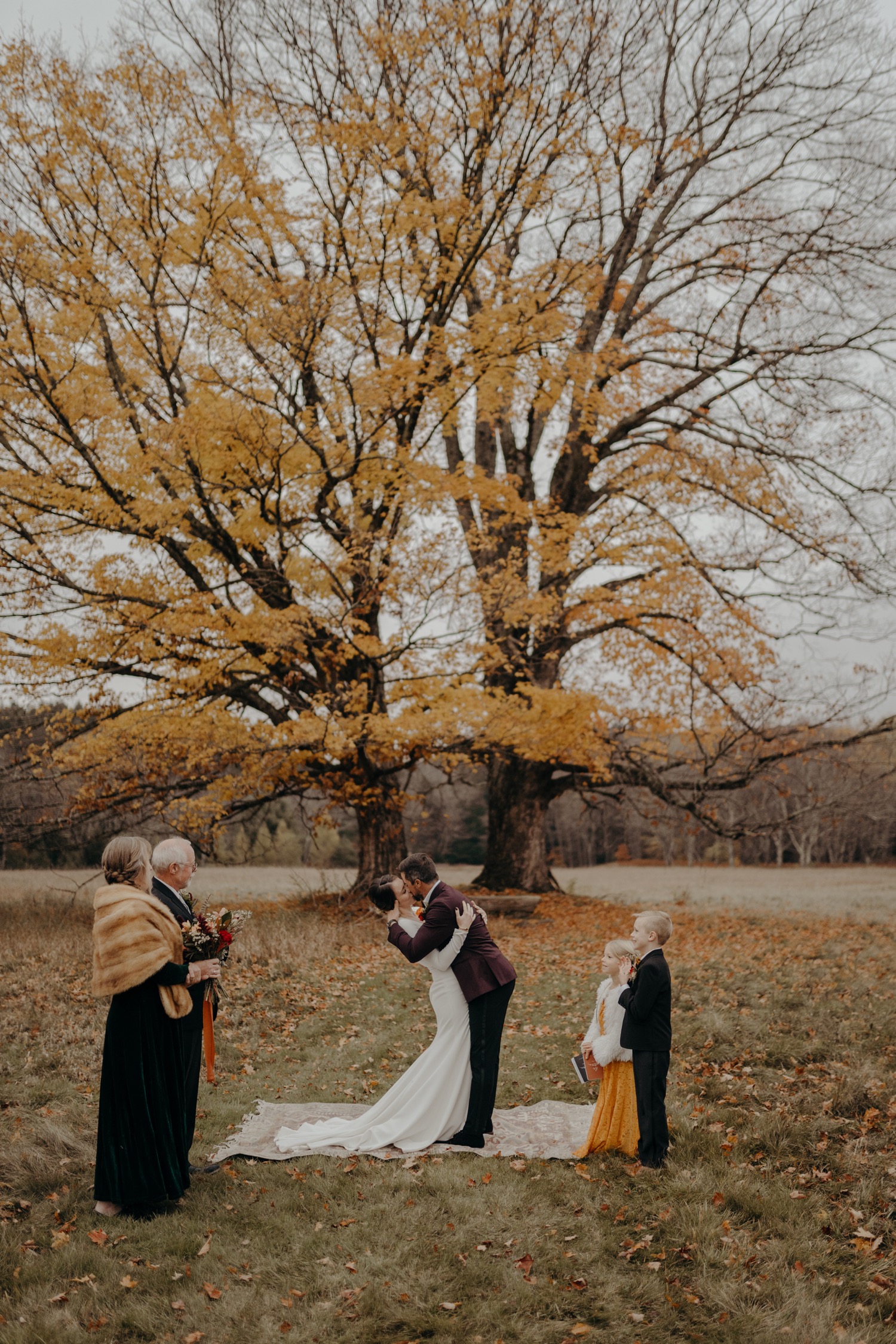 https://content1.getnarrativeapp.com/static/0e109c2f-20cb-4d0f-8334-6095e1b15393/Epicly-gorgeous-off-the-grid-fall-elopement-in-the-new-york-catskills-mountain-destination-wedding-photographer.jpg?w=1500