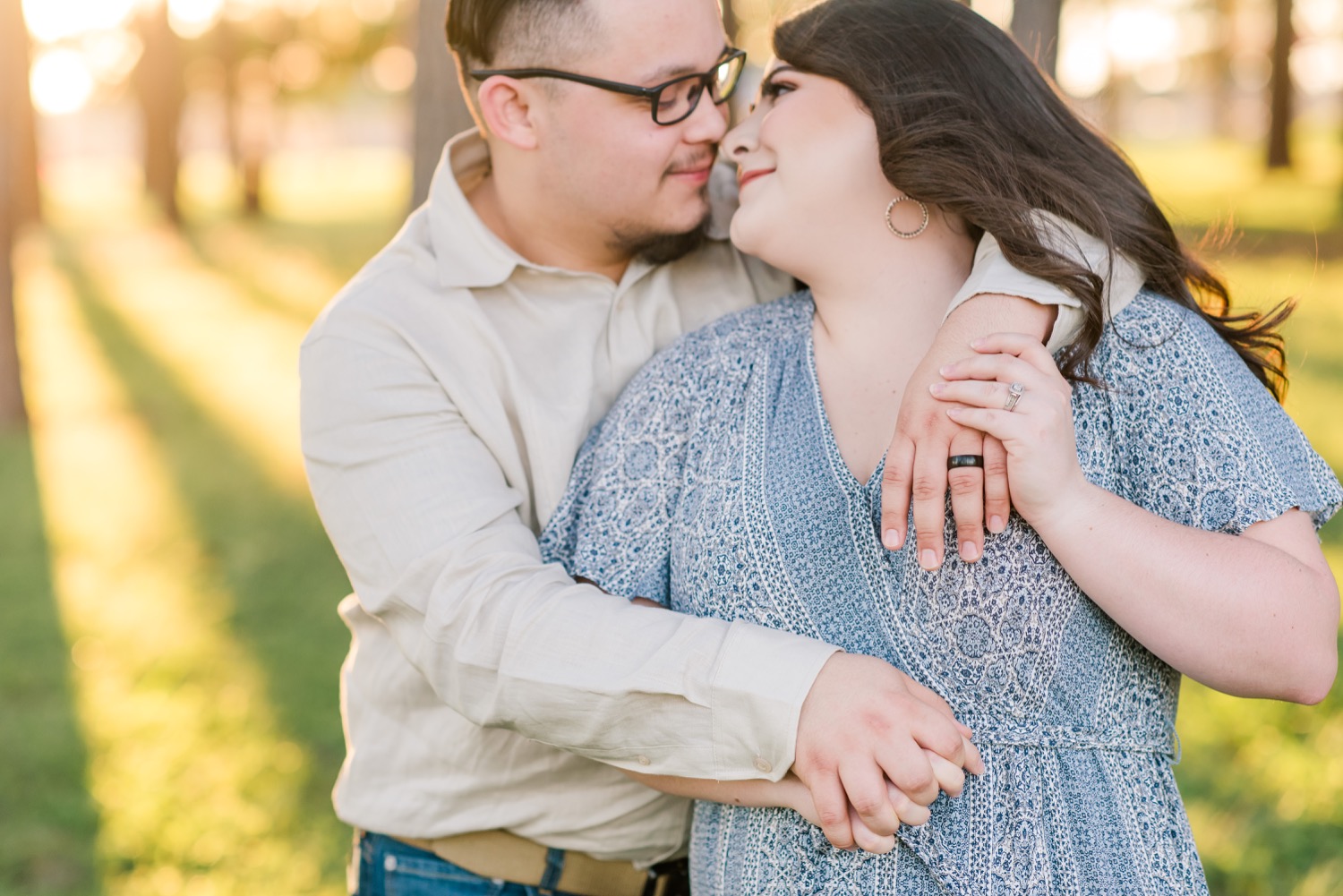 44+ Trendy ideas photography poses plus size engagement session | Engagement  photo poses, Engagement photos country, Engagement pictures poses