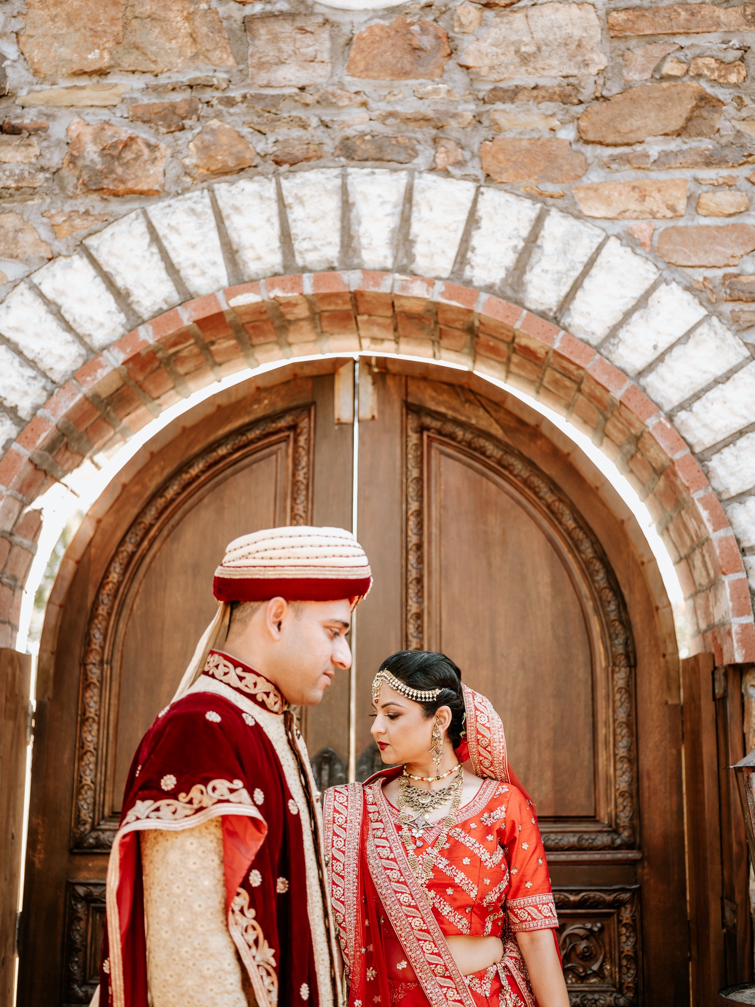 Ashwarya Bridal Packages - Beautiful bride Jadhushika all dolled for her Hindu  wedding🥺♥️ Muah @abpackages Photo @frames.from Saree @venisons_online  #bridallook #tamilwedding #southindianbride #southindianweddings  #tamilponnu #tamilmakeupartist ...