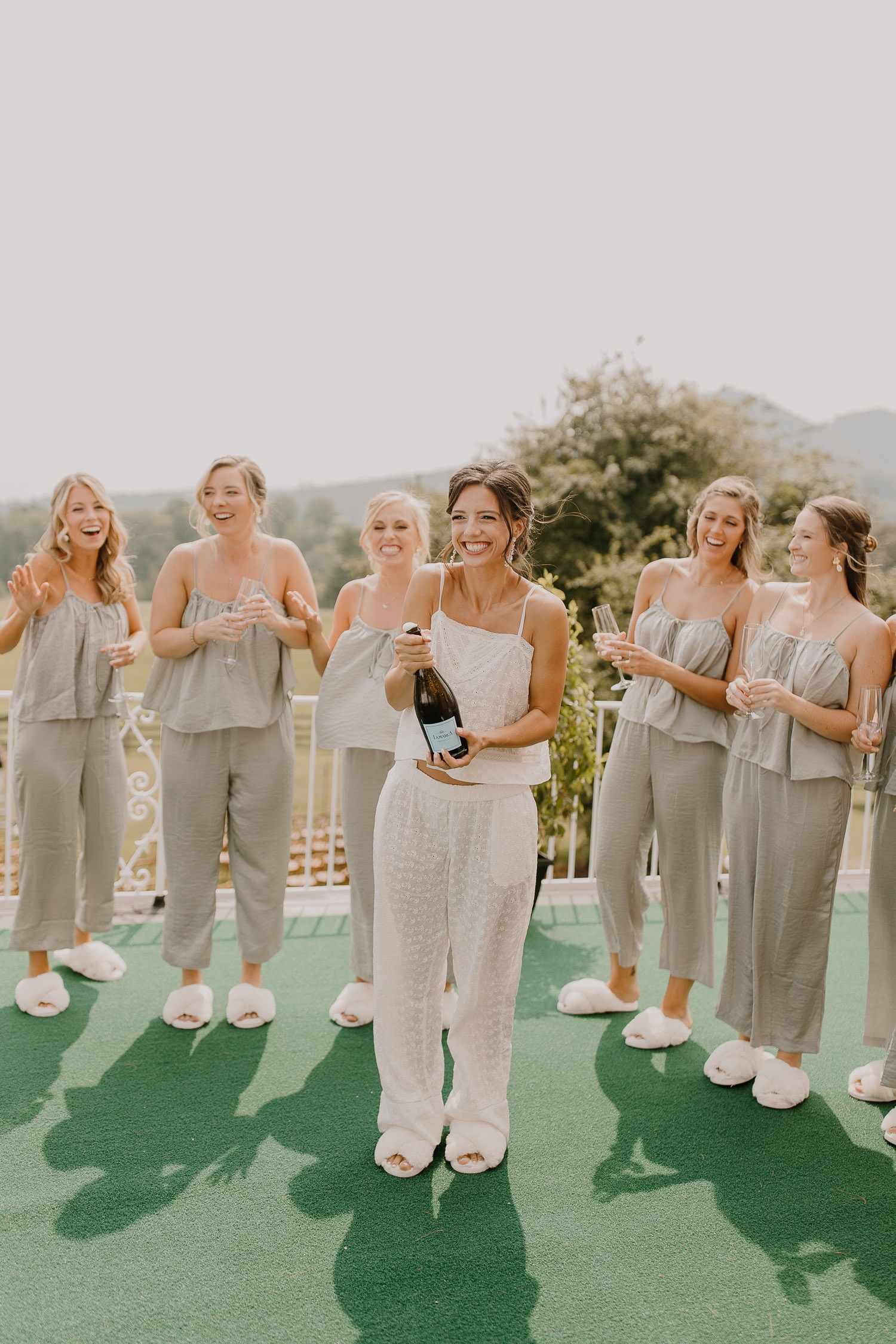 Backyard Wedding in the Virginia Hills | Caroline + Graydon -  sydneyreneephotos.com