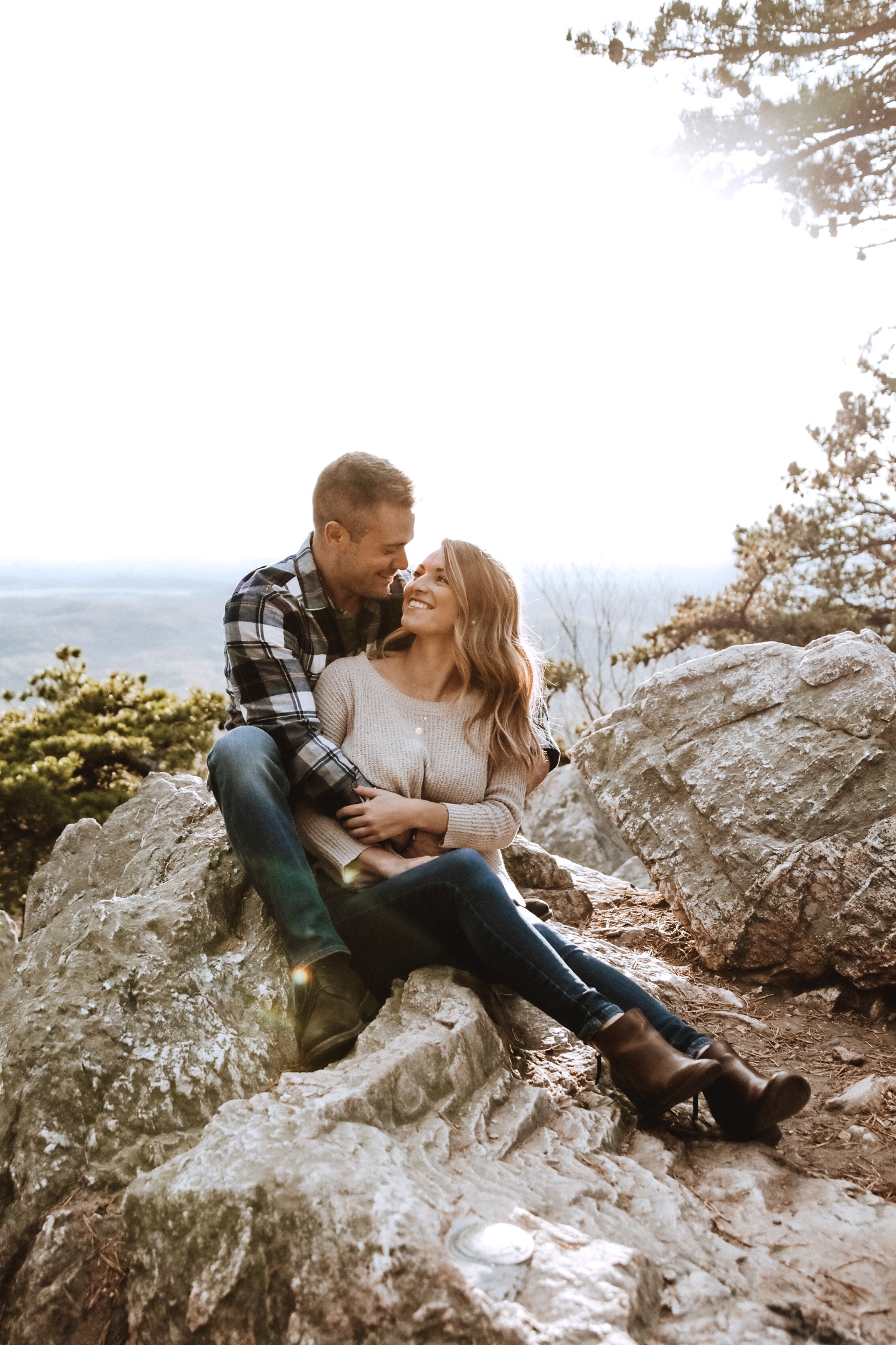 Couple tours entire state in 48 hours for elaborate Maryland-themed  engagement photoshoot