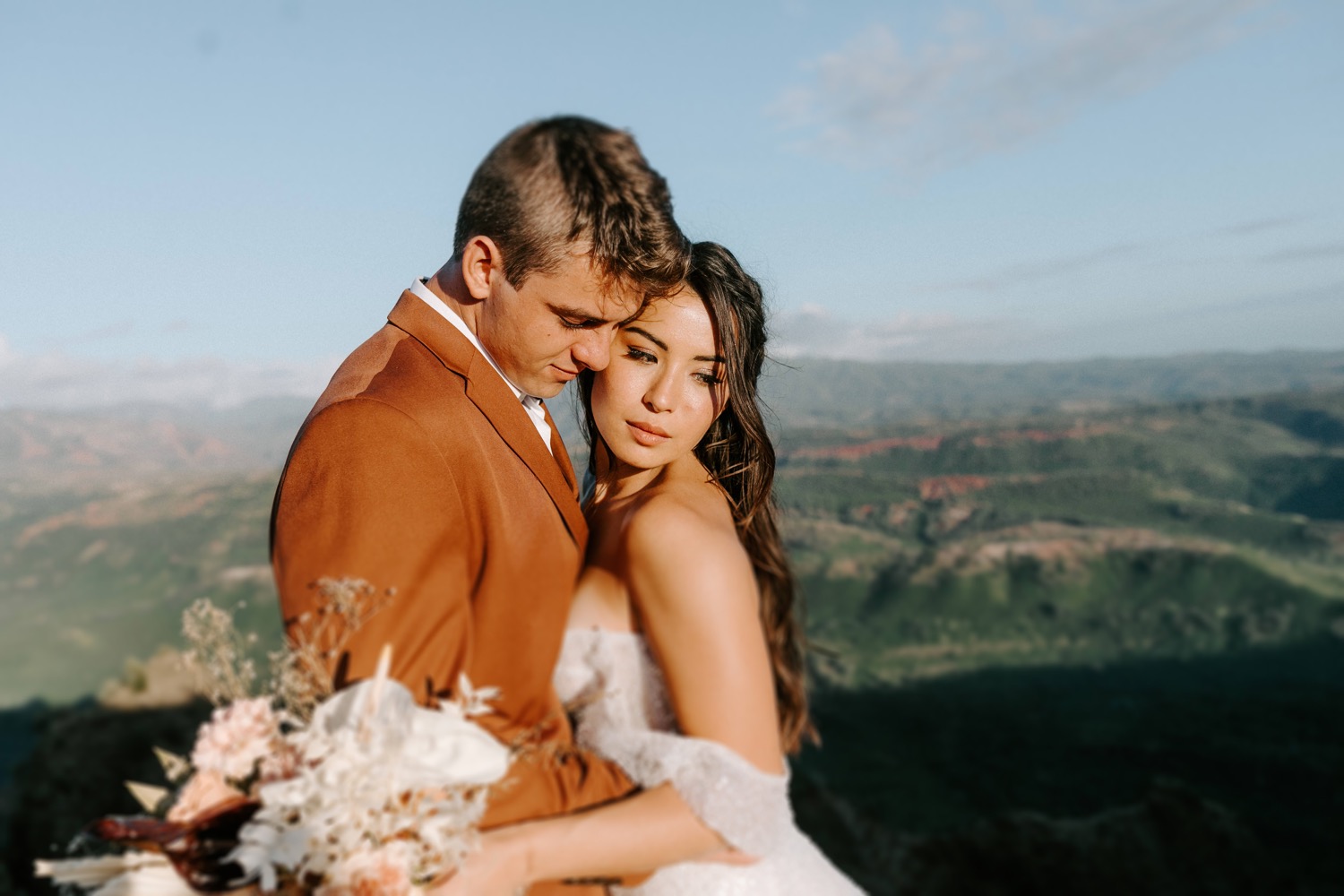 kauai, hawaii canyon elopement // shianne + topher - Beba Vowels