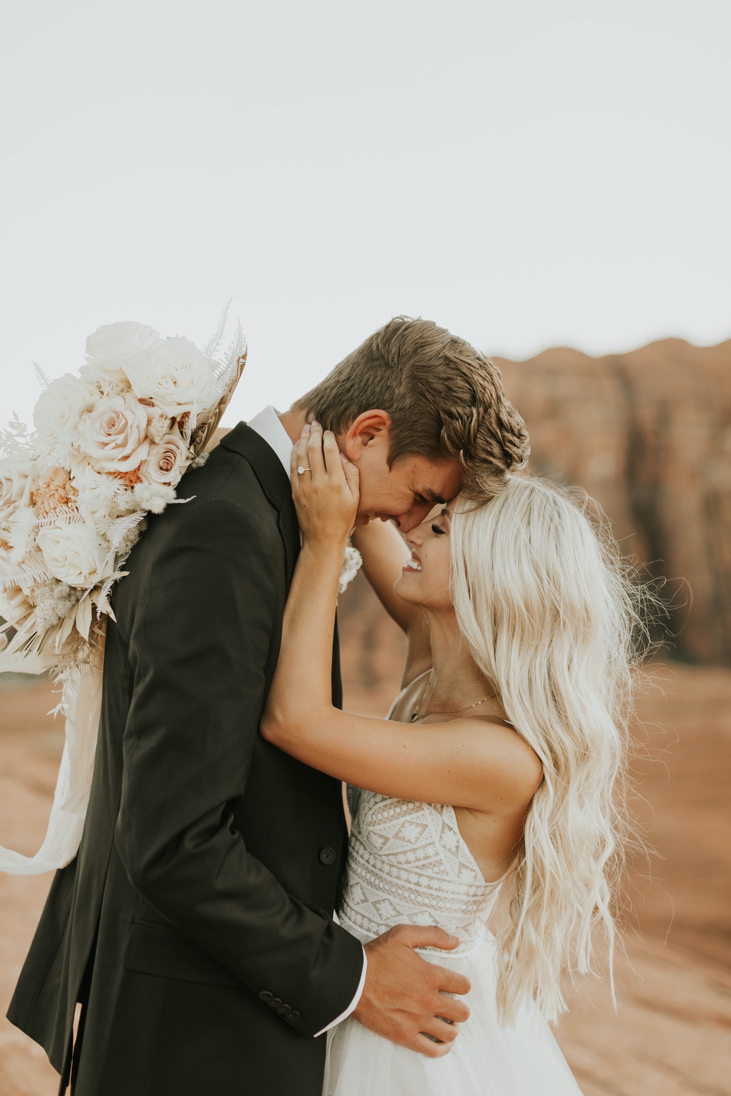 Romantic Wedding Photos - Beautiful Couple Shots - Rock My Wedding