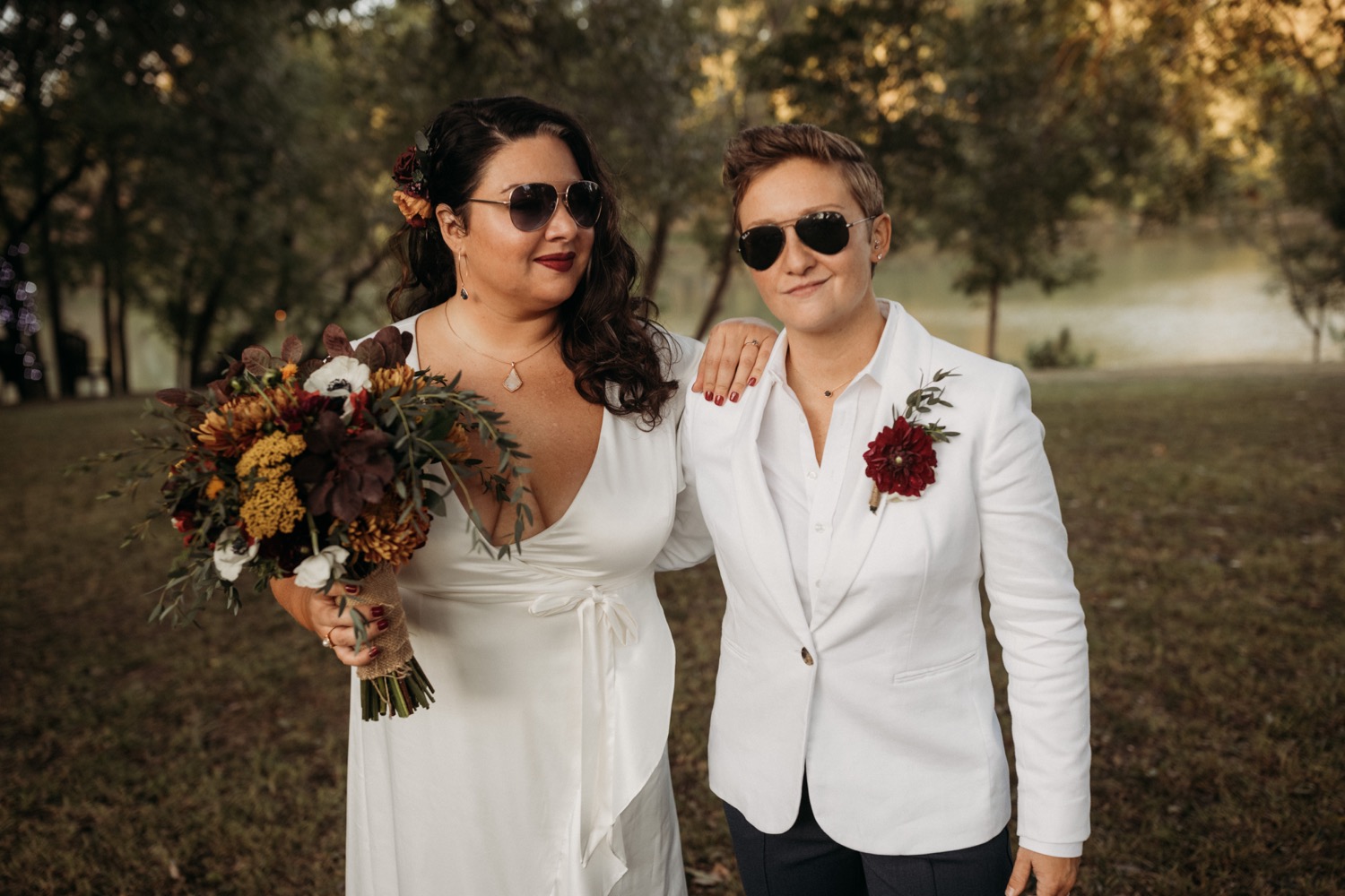 Intimate Backyard Lesbian Wedding In Austin ?w%5Cu003d750