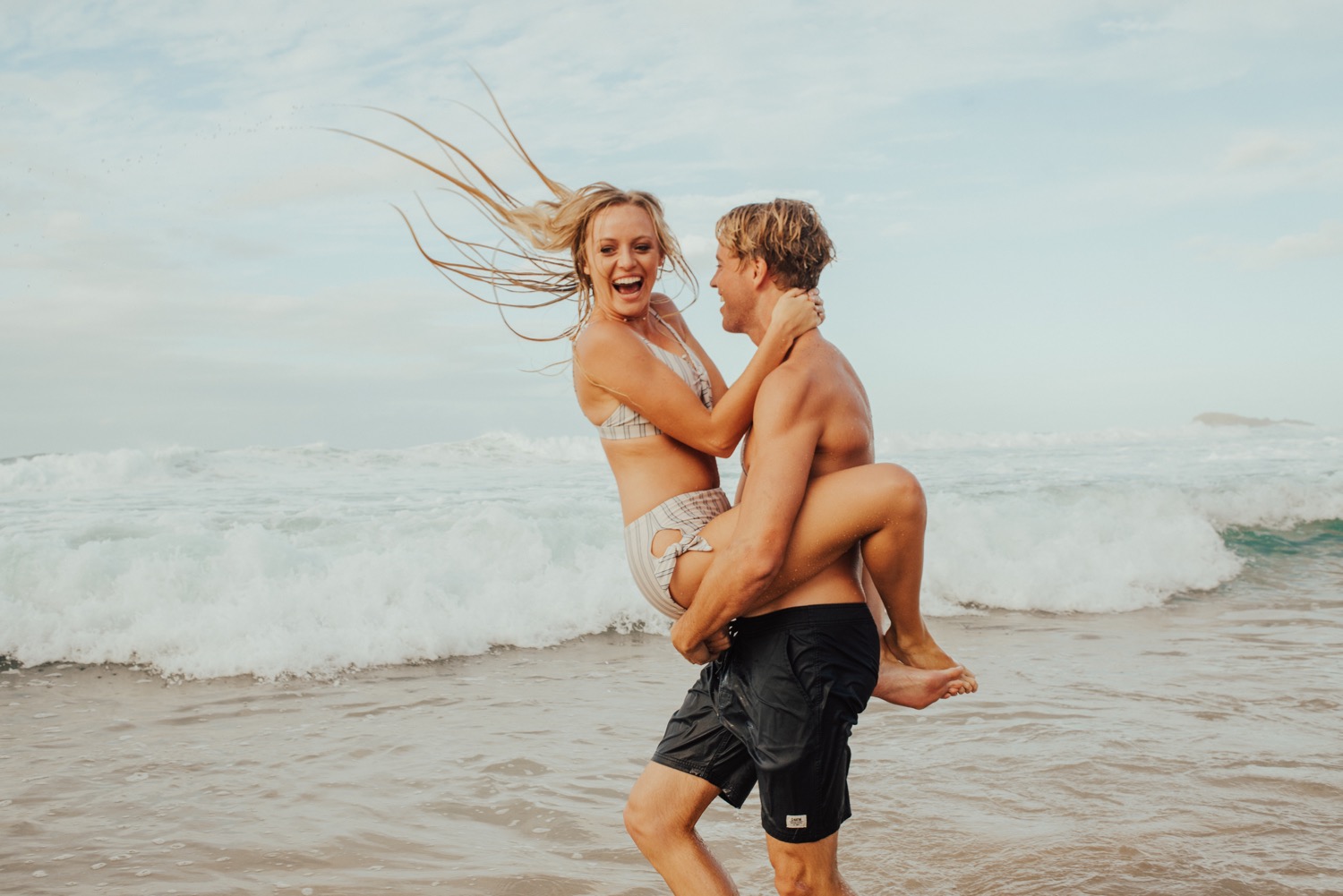 Elise & Brad – Beach Engagement - Ashley D Photography - Central Ohio  Photographer