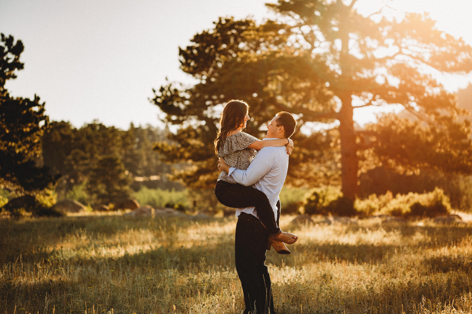What to Wear: Engagement Photos in Colorado - Megan Simpson Photography