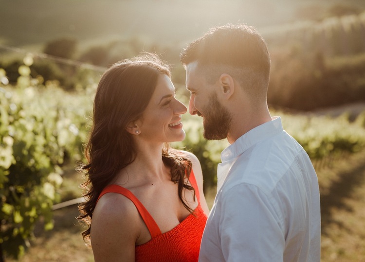 34 foto romantiche e 1 video per fidanzati: Engagement da sogno Marche