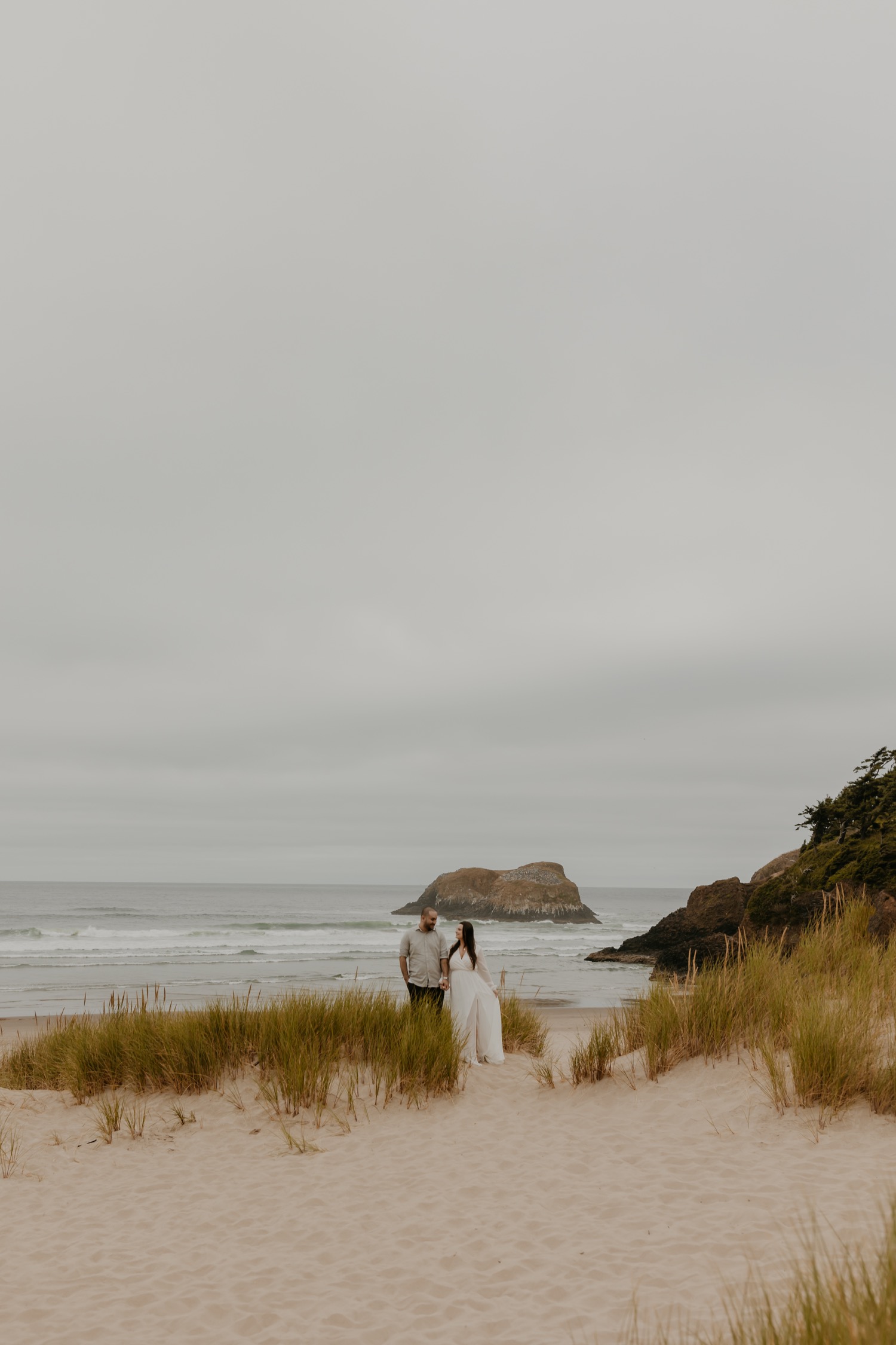 Dreamy Engagement Photos on the Oregon Coast - Lexie and Pierre