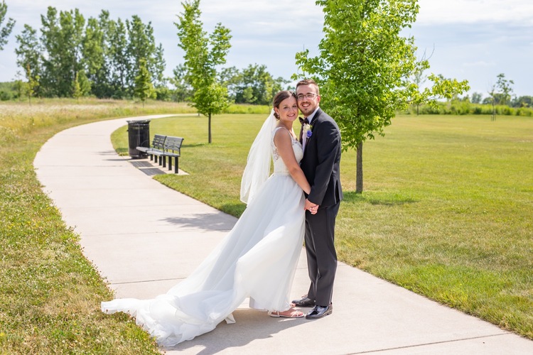 Eric & Courtney :: Grand Rapids Wedding – Elisabeth Marie Photography