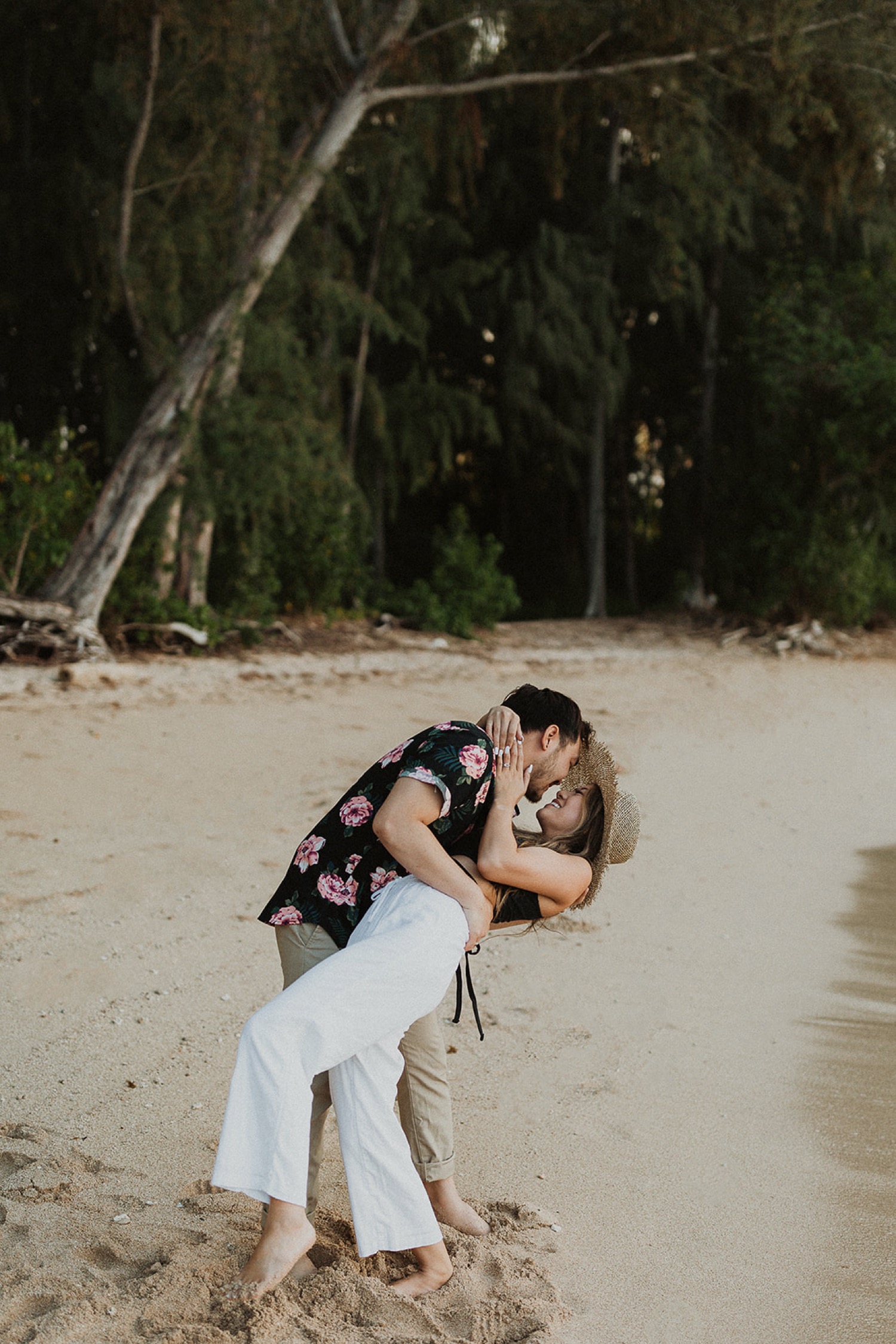 Couple Poses: 21 Posing Ideas for Beautiful Couples Photography