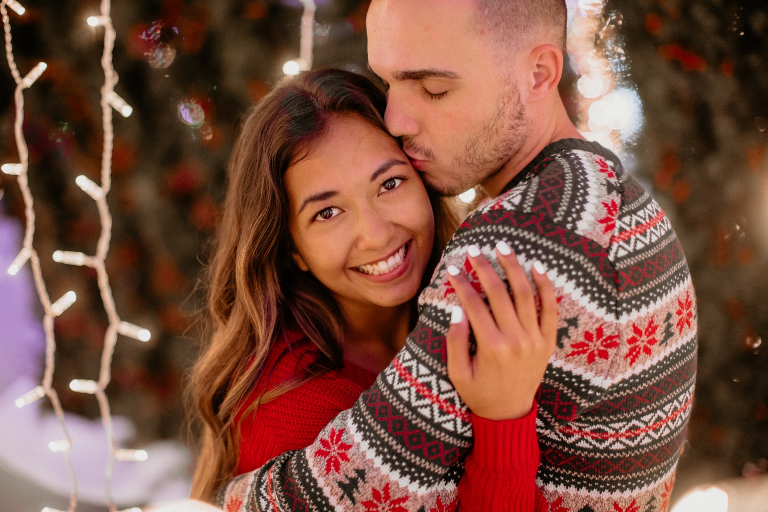 Festive Christmas Photos for Couples