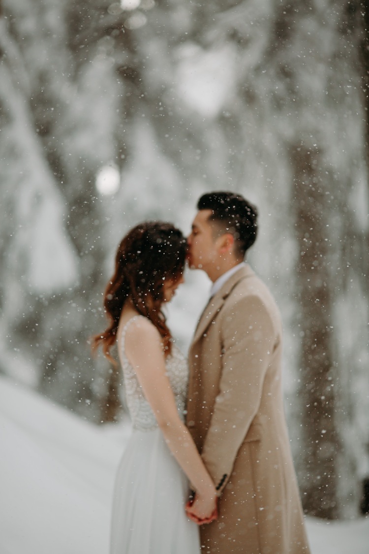 Winter Engagement Photoshoot at Grouse Mountain