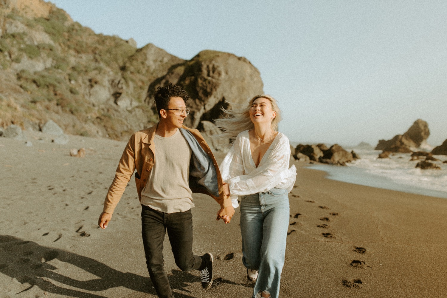 WILD COUPLE ON THE BEACH -bymn.