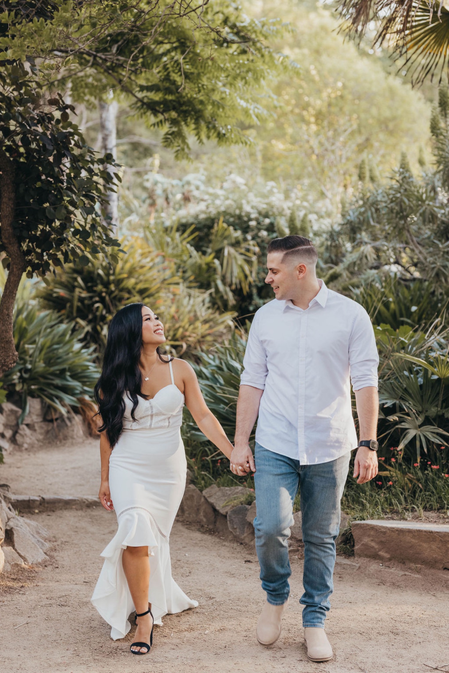 50+ Couple On The Tea Plantation Stock Photos, Pictures & Royalty-Free  Images - iStock