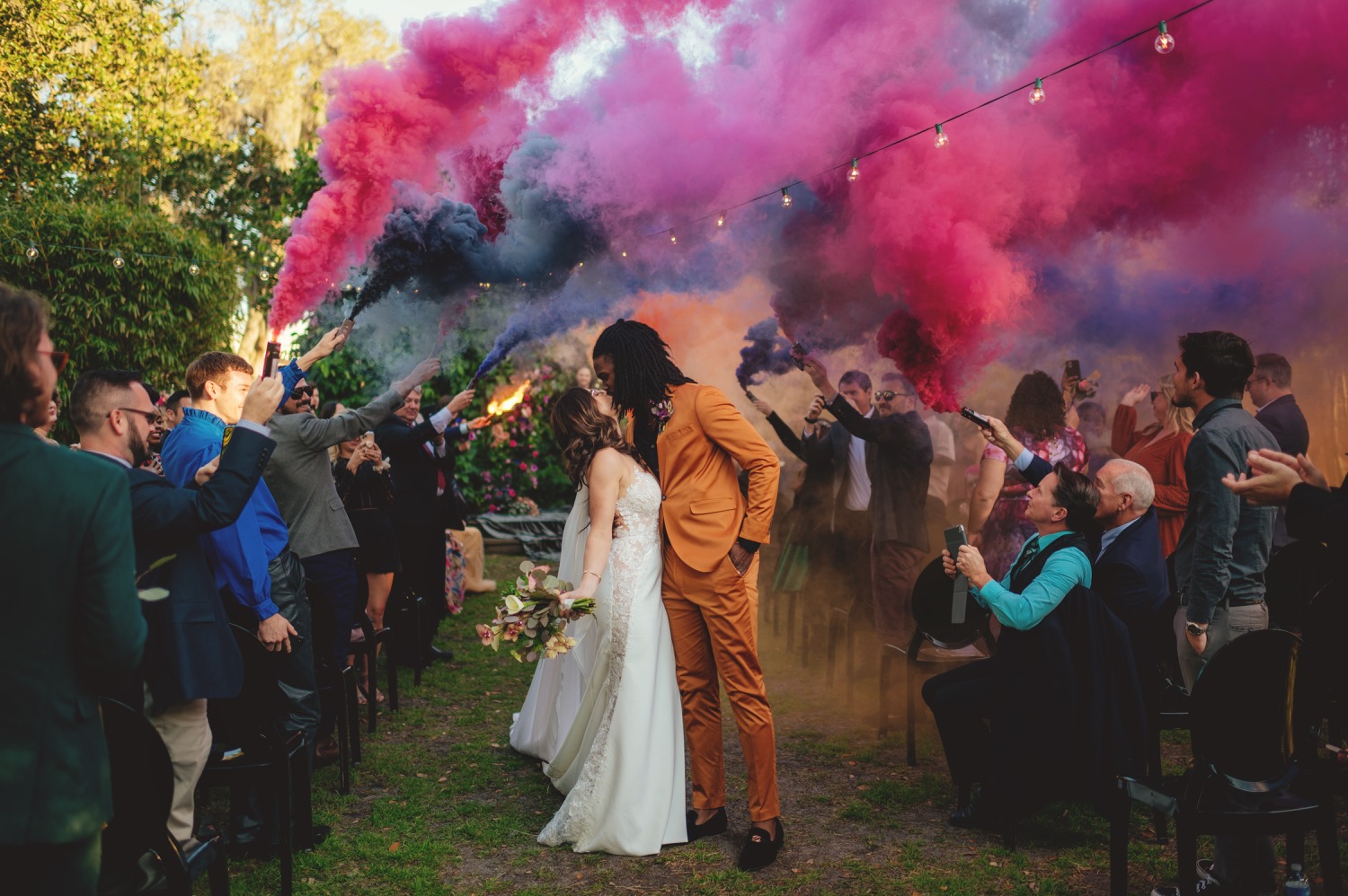 Smoke bomb wedding Photography. Do`s and don'ts. - Artisan X Wedding  Photography