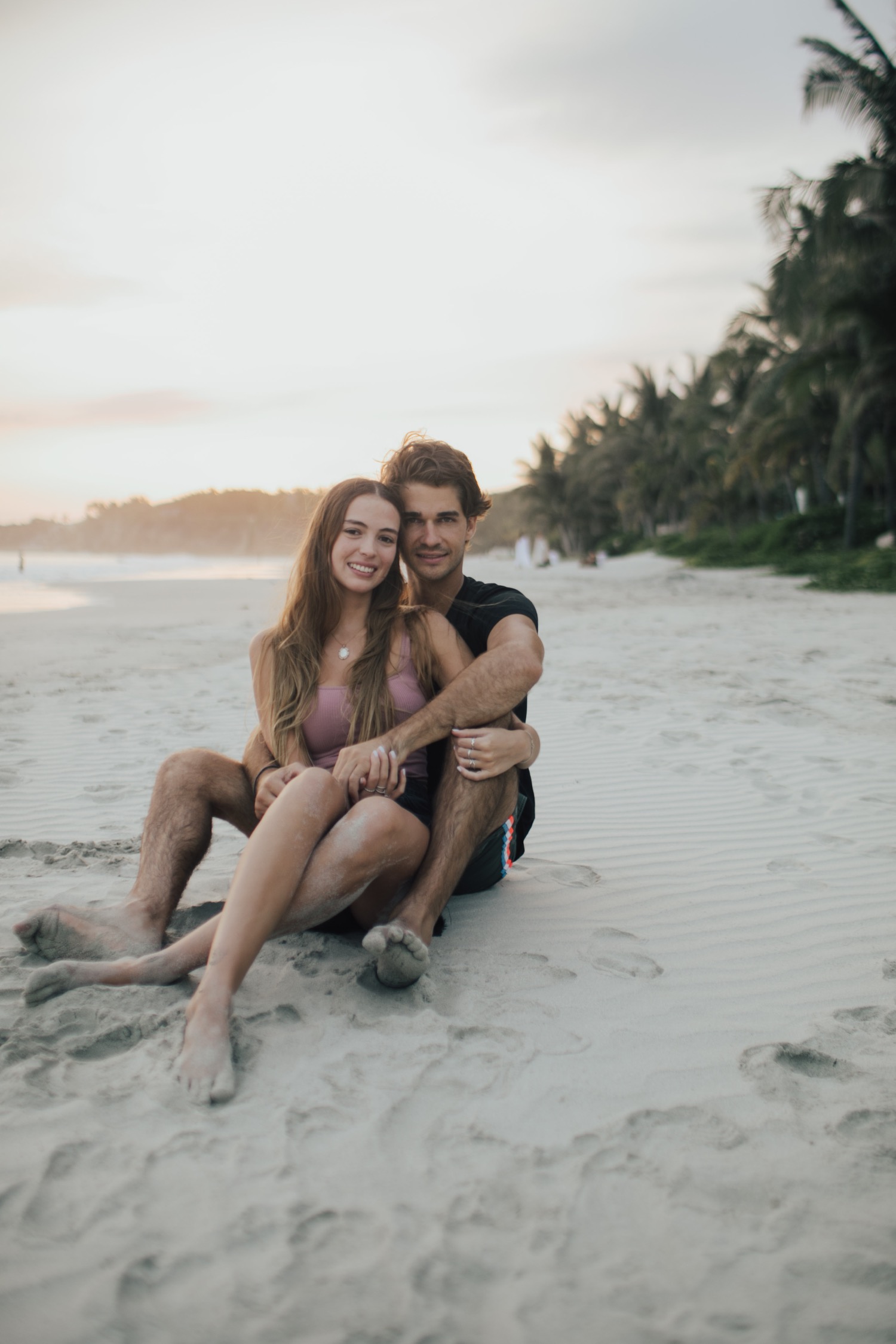 Cute Beach Couples 2015 - Cute Beach Lovers . Couple poses, Couple beach,  Romantic couples, Beach Romance HD wallpaper | Pxfuel