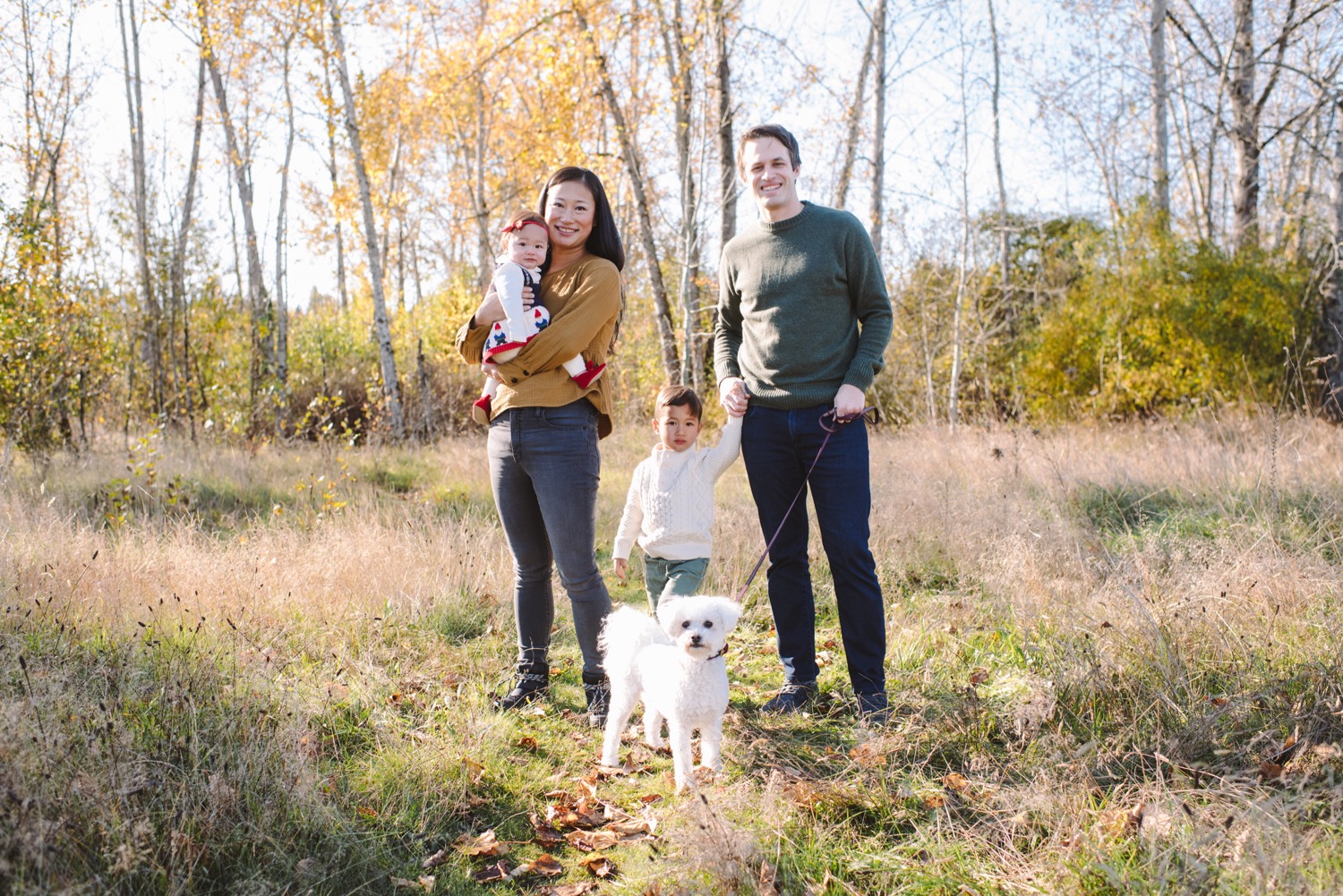 Outdoor family portraits poses Stock Photos - Page 1 : Masterfile
