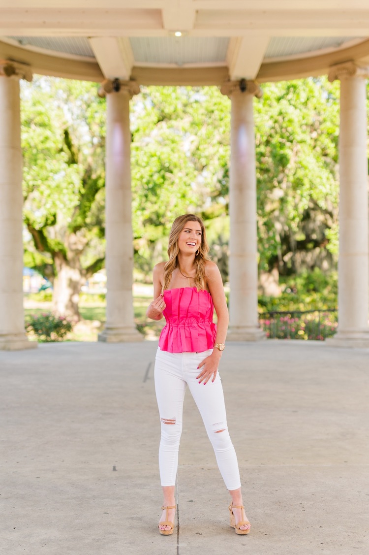 Auburn University Alabama,campus,Lovelace Athletic Museum and Hall of  Honor,Bo Jackson statue,girl girls,youngster youngsters youth youths female  kid Stock Photo - Alamy