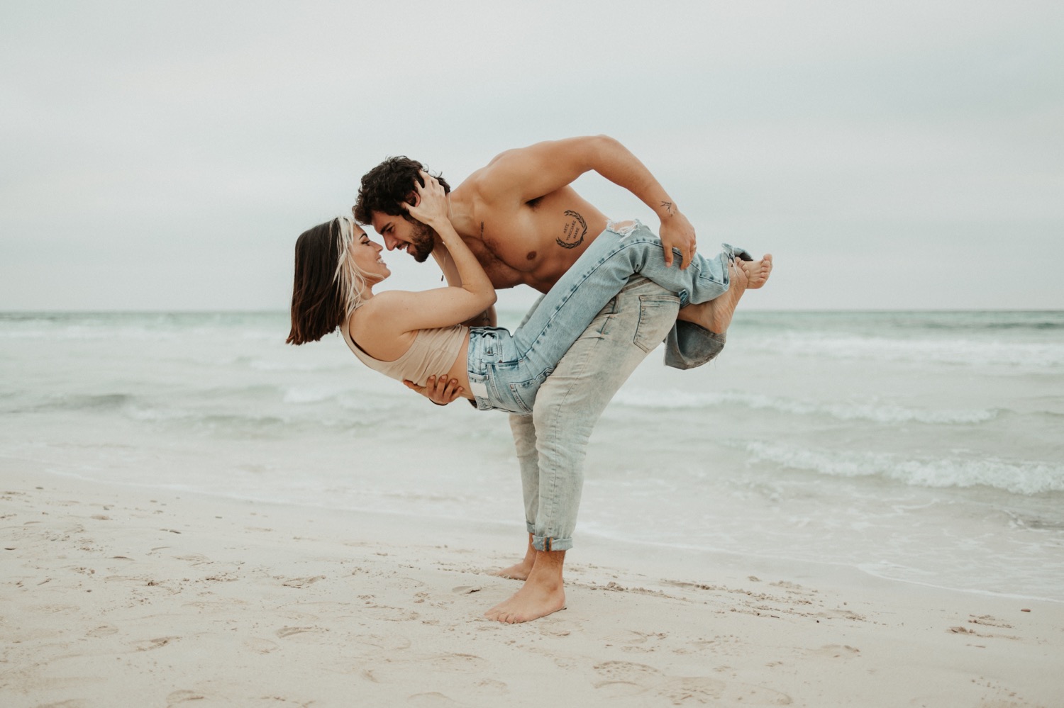 Couple Beach Photos, Download The BEST Free Couple Beach Stock Photos & HD  Images