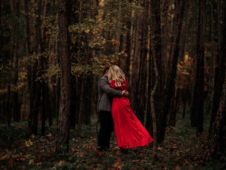 Lost in the woods. Danielle + Coltin Lost in the woods. Danielle + Coltin