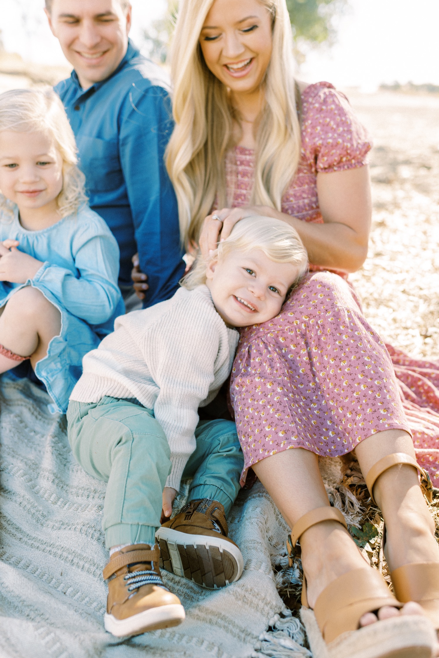 8 tips for a picture perfect family shoot - Showit Blog