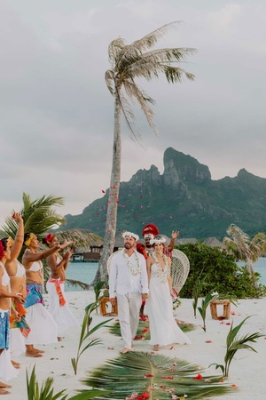 Wedding Ceremony Four Seasons Bora Bora Aleksandra Harold