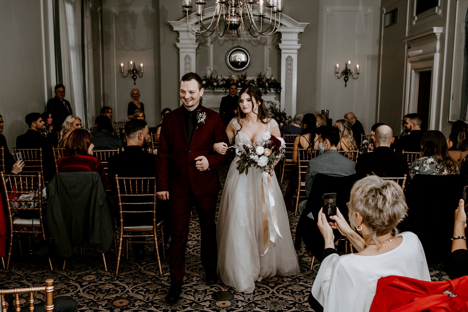 Vancouver Club Wedding in the Fall | Vancouver, BC | Joel + Brittaney |  isleandoakphotography.com