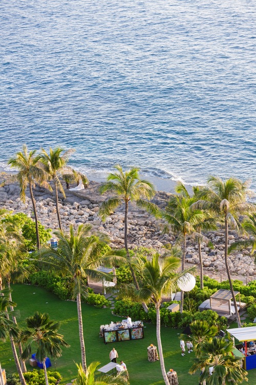 A Glam Oceanfront Wedding At The Four Seasons in Maui, Hawaii