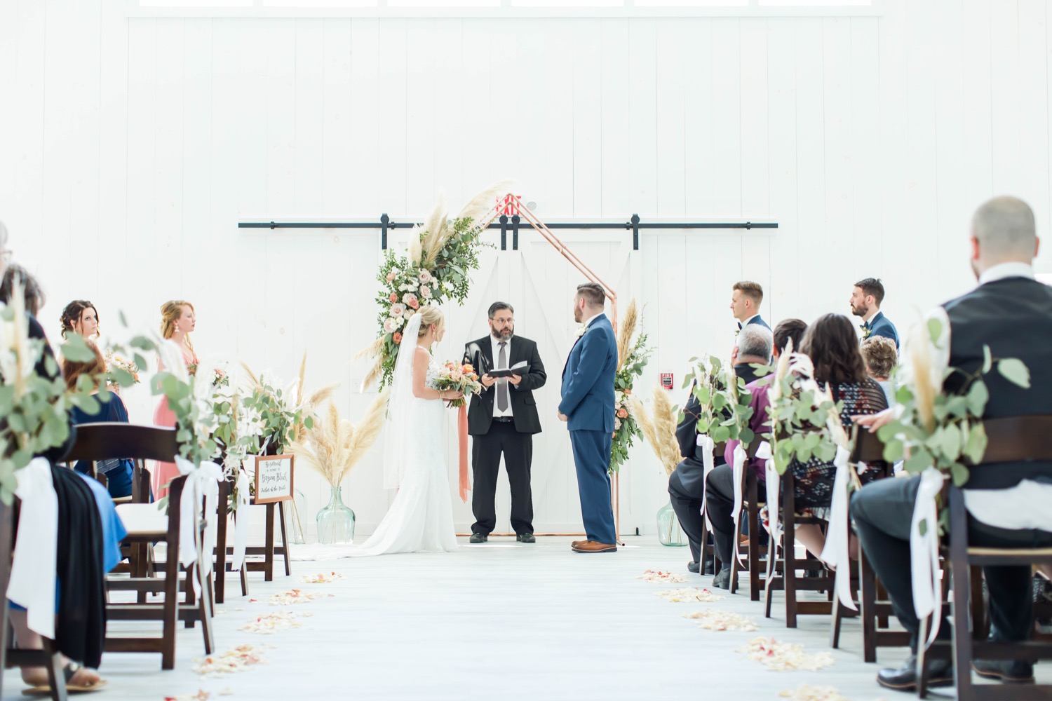 330 Weddings: White Rose Barn - Akron Life Magazine: Akron Ohio,  Restaurants and Entertainment