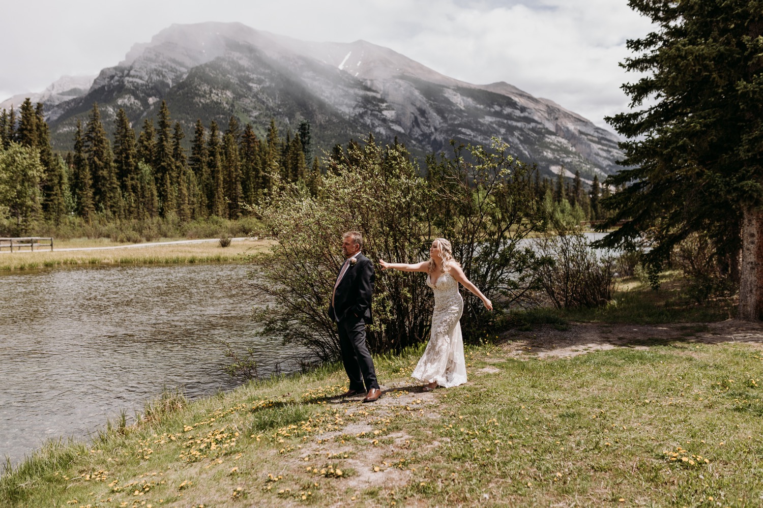 Stewart Creek Intimate Wedding - Nicole.Field Photography